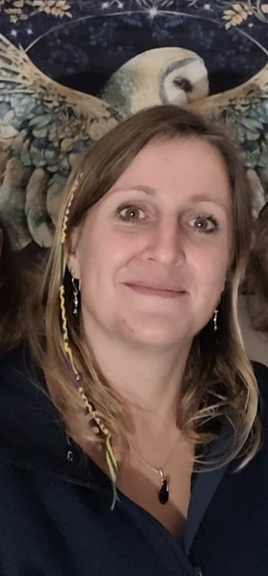 Morgane MENGUY le Chemin de la Chouette 44 soins chamane constellations familiales cercles de femmes