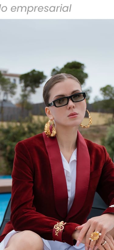 Editorial Negocio Elegante de la revista GLAMOUR, con calzado Alex Oráa