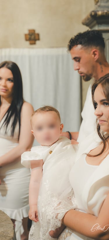 photo en lumière naturel dans l'église au boulou 66 parrain marraine  