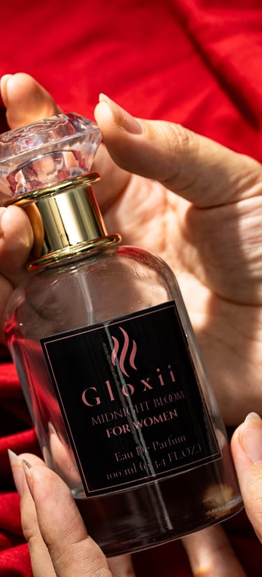 Gloxii MIDNIGHT BLOOM elegant feminine perfume hero shot.”