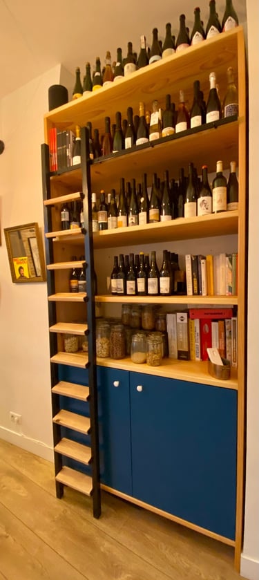Armoire à vin échelle rangée