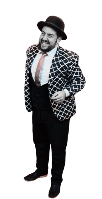 Alejandro Díaz realizando un show de magia e ilusionismo en vivo en Argentina