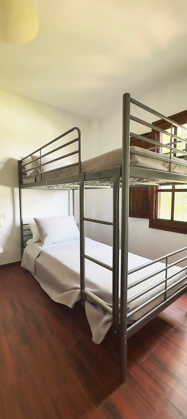 Finca Los Alamos. Casa Rural. Habitaciones Literas