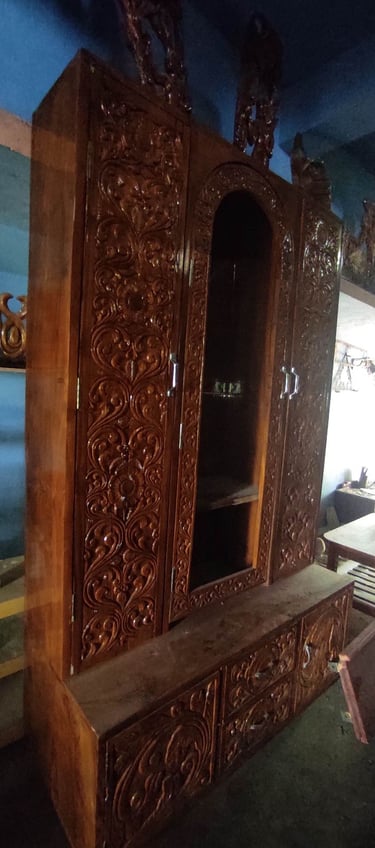 Wooden Makeup Table with Mirror โ Solid Teak Vanity Furniture