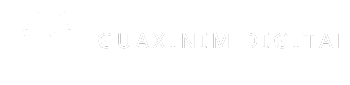 Logo em branco com fundo transparente da Guaxinim Digital, com o ícone e o texto