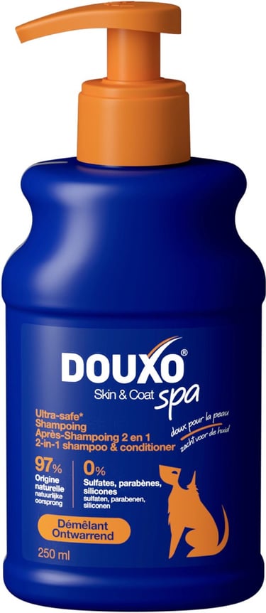 Blauwe fles DOUXO S3 SPA 2-in-1 Shampoo en Conditioner voor honden en katten met een oranje pompje
