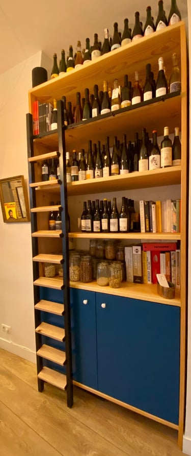Armoire à vin échelle rangée