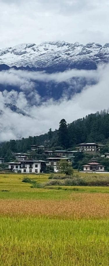 Paro-Valley-During-Early-Autumn-Season