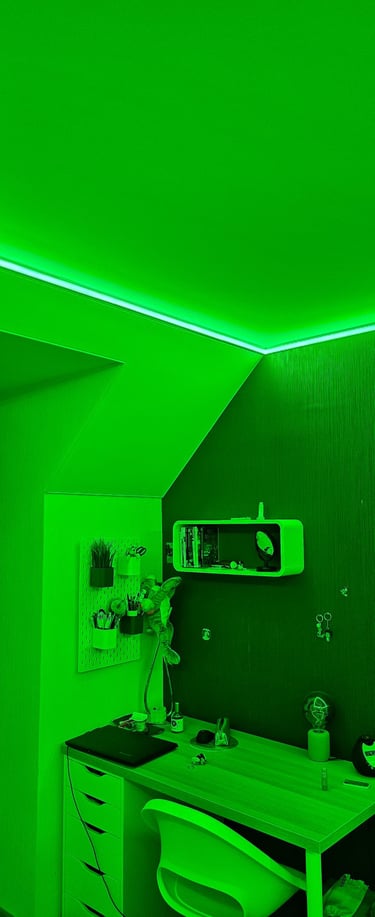 Toile textile blanc mat sur plafond et rampant avec intégration ruban led