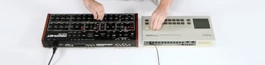 Table de mixage sur fond blanc