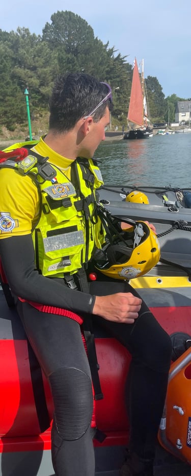 image Titouan entant que sauveteur en mer