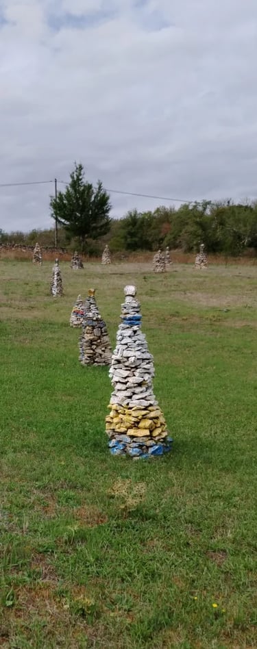 Structures de pierres dans le pré - André Nouyrit