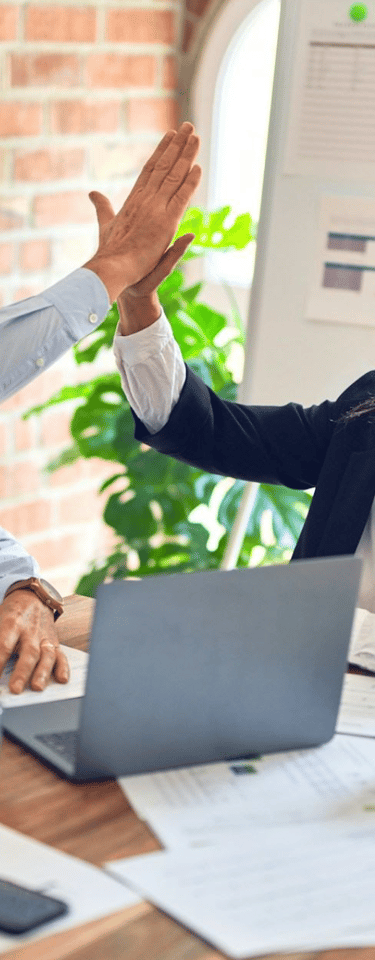 Documents juridiques signés chez le notaire