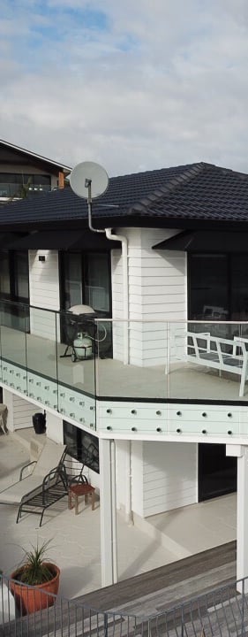 Omana Esplanade Reclad Build - Auckland builder