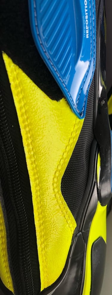 BOTTES DAINESE PEINTURE CUIR PERSONNALISÉE DKM CUSTOM