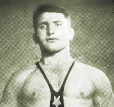 Yaşar Erkan Kimdir?
