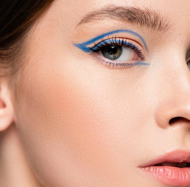 Graphic eyeliner