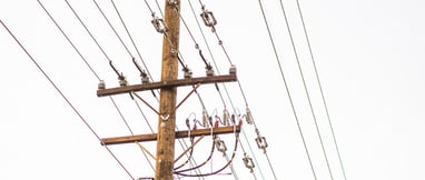 elektros stulpų iškėlimas