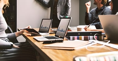 Recruter des experts en IA pour assurer la formation interne