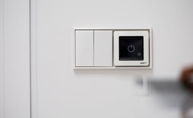 Jung termostatai kaina