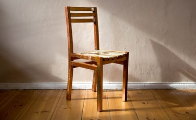 DIELEREI STUHL AUS ALTHOLZ
