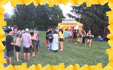 Wisconsin Fried Cheese Curds™ Servin' 'Em Up Hot