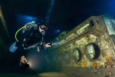 Diver inside of the Wreck F488