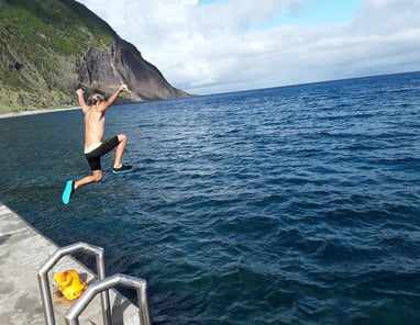 swimming Faial da Terra
