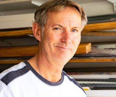 a man in a white shirt and a white shirt