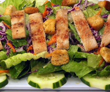ensalada césar con pollo