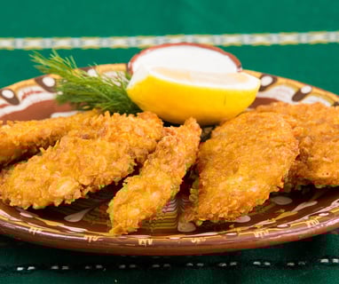 plato de pollo crujiente con limón