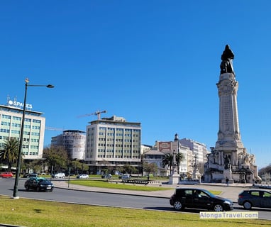 A round square and a tall statue of Marquis de Pombal