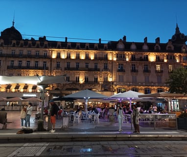 The tram halt, Place de la Comédie