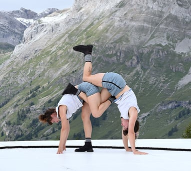 LA BOULE L.Lelage et K. Marro, Cirque au Sommet