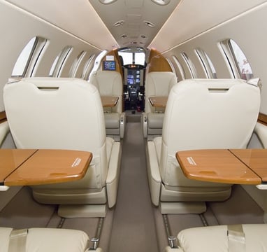 Intérieur d'un Cessna Citation CJ3 jet privé avec Airailes en Alsace