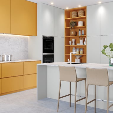 uma cozinha com bancada e cadeiras