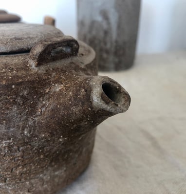 théhiere en céramique artisanale