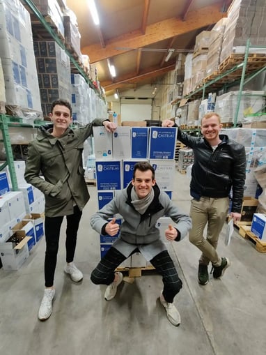 Vavino bij wijnhuis met pallet
