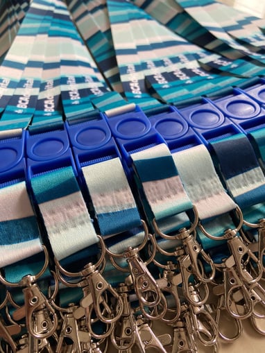 Hasil cetak lanyard dengan stopper biru