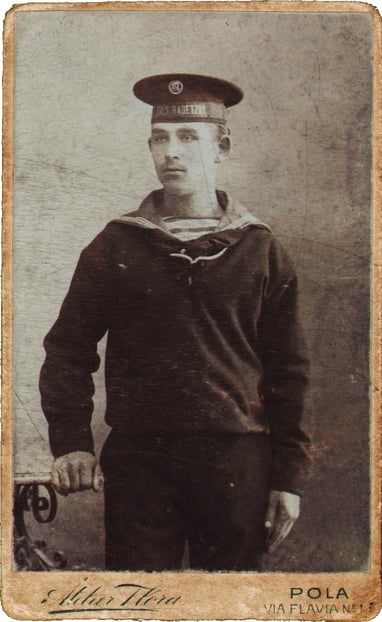 Harmat Lajos kiképzése után 1906-ban