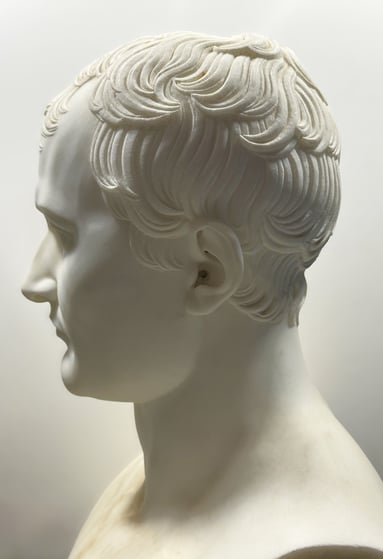 un buste en marbre blanc de Napoléon Bonaparte