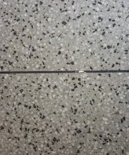 Piso granitina escola