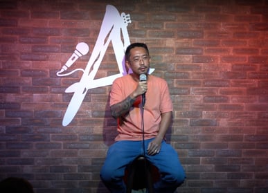Guto Sato Acústico Comedy