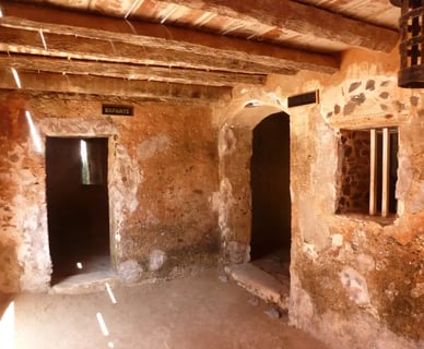 Cellules d'enfermement des esclaves, à la maison des esclaves, sur l'île de Gorée