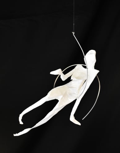 mobile sculpture papier personnage mouvement