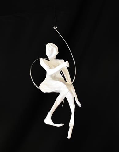 mobile sculpture papier personnage mouvement