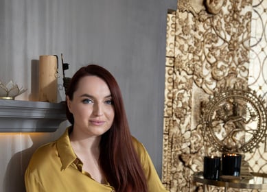 Dvasinė mokykla, kurią veda moteris raudonais plaukais