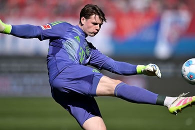 Jonas Urbig não sofreu gols na vitória por 4 a 0 fora de casa contra o 1. FC Heidenheim. | © Imago