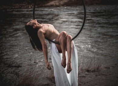 Aerial hoop courses