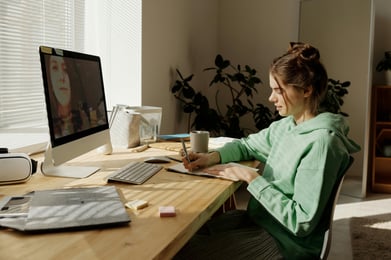 IGCSE student taking online class with AcademiaUK